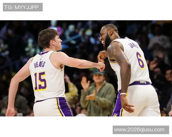 詹姆斯分享个人赛季首秀照片里夫斯和蒂耶罗热评表现精彩 詹姆斯分享个人赛季首秀照片里夫斯和蒂耶罗热评表现精彩